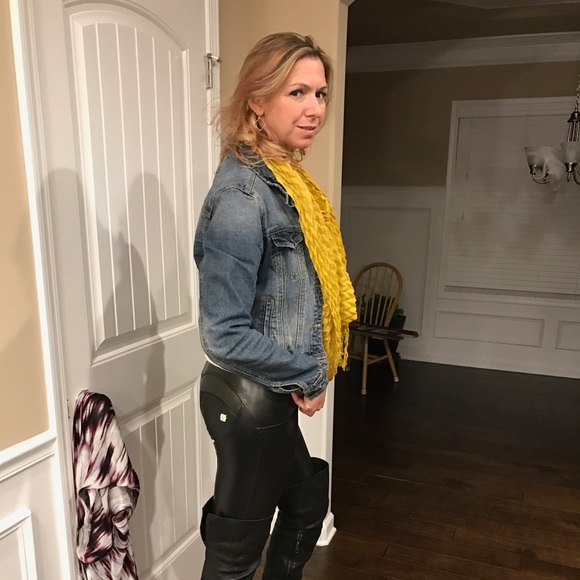 Meet your Poshers Dave and Linda - Picture 6 of 11